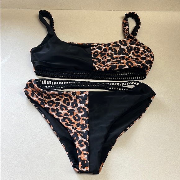 SHEIN Other - SHEIN Black and Leopard Print Bikini